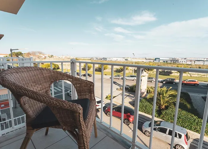 13 - Great Location Peniche